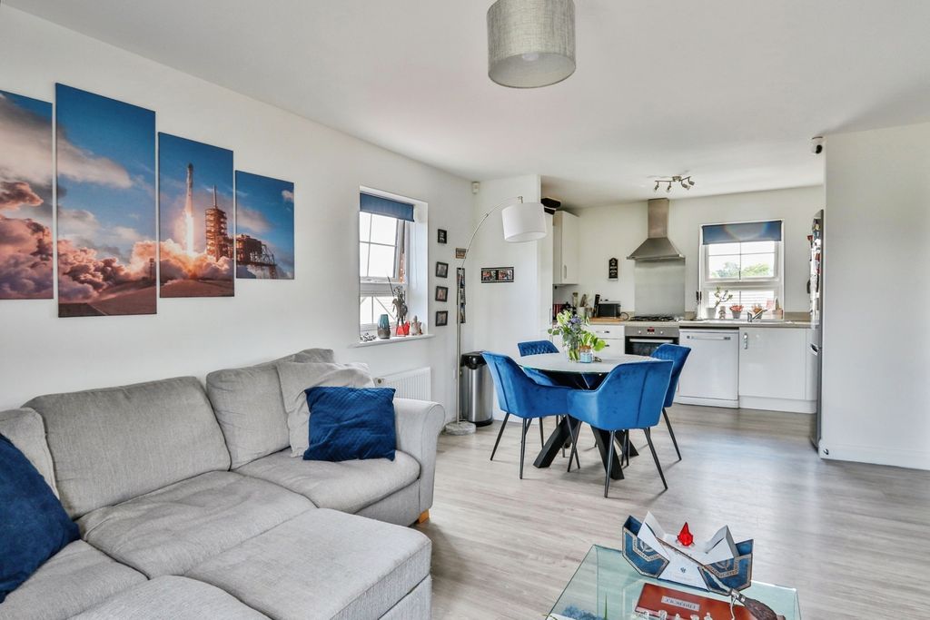 Property photo 2 of 17 Open Plan Living