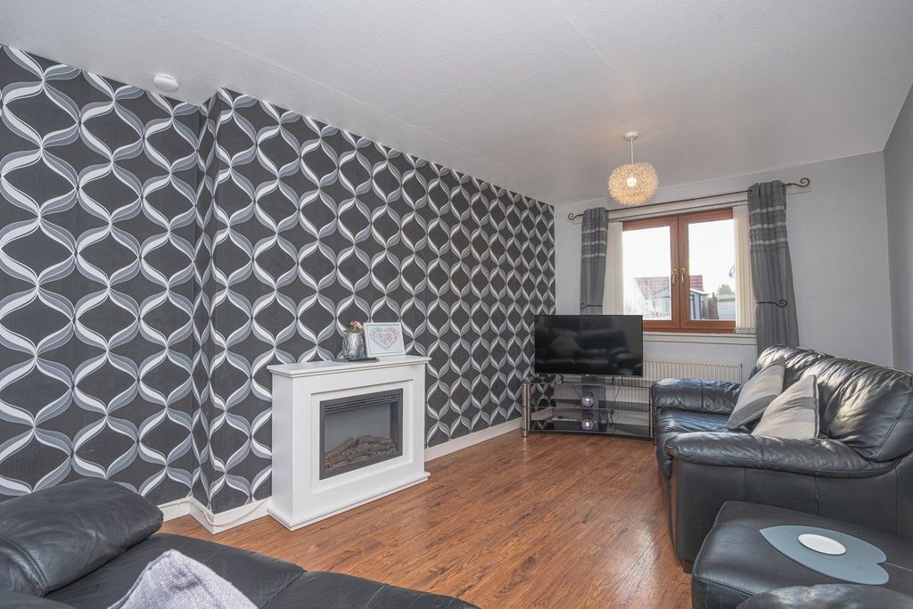 Property photo 2 of 24