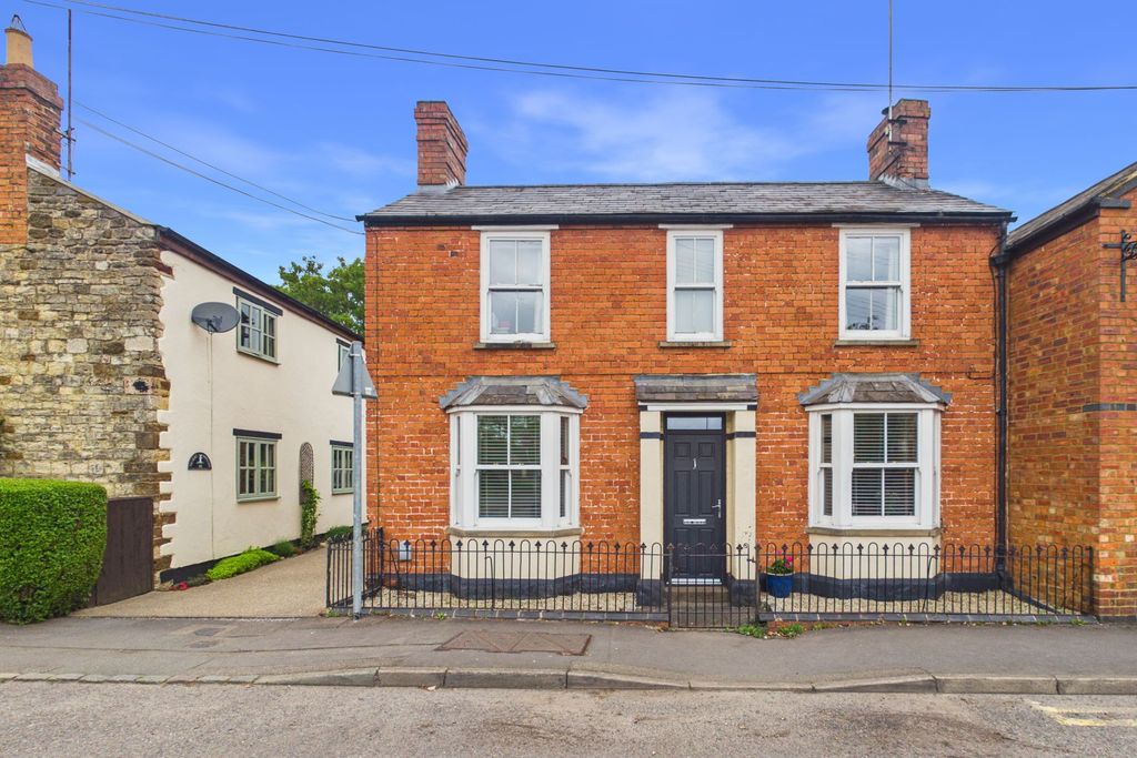 Property photo 1 of 30