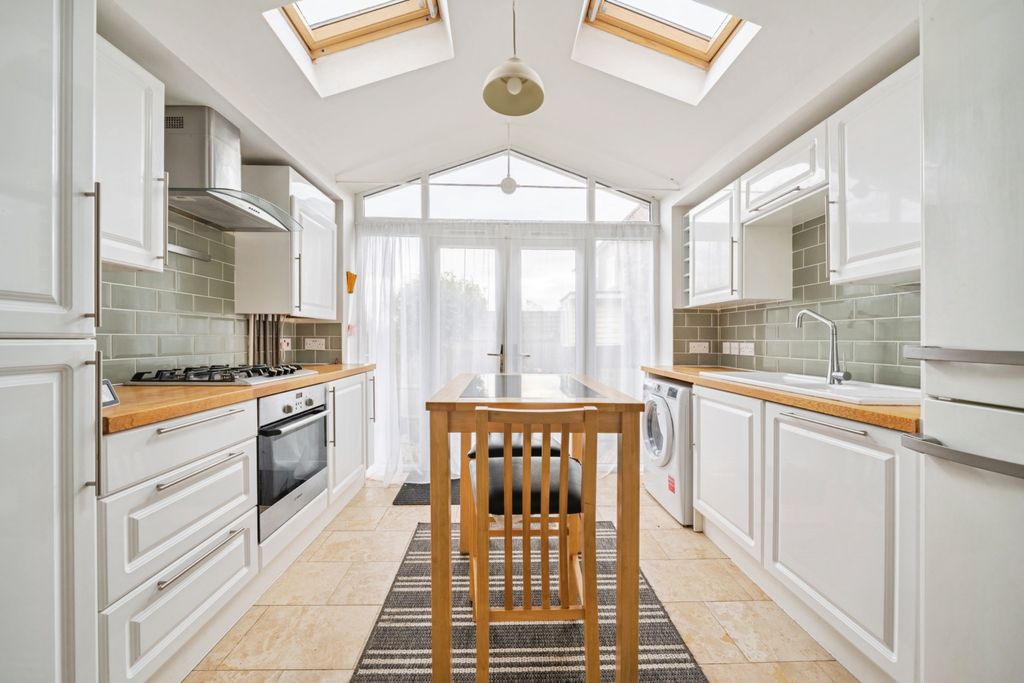 Property photo 3 of 20