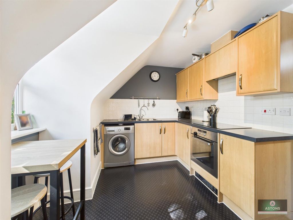 Property photo 3 of 15 Kitchen