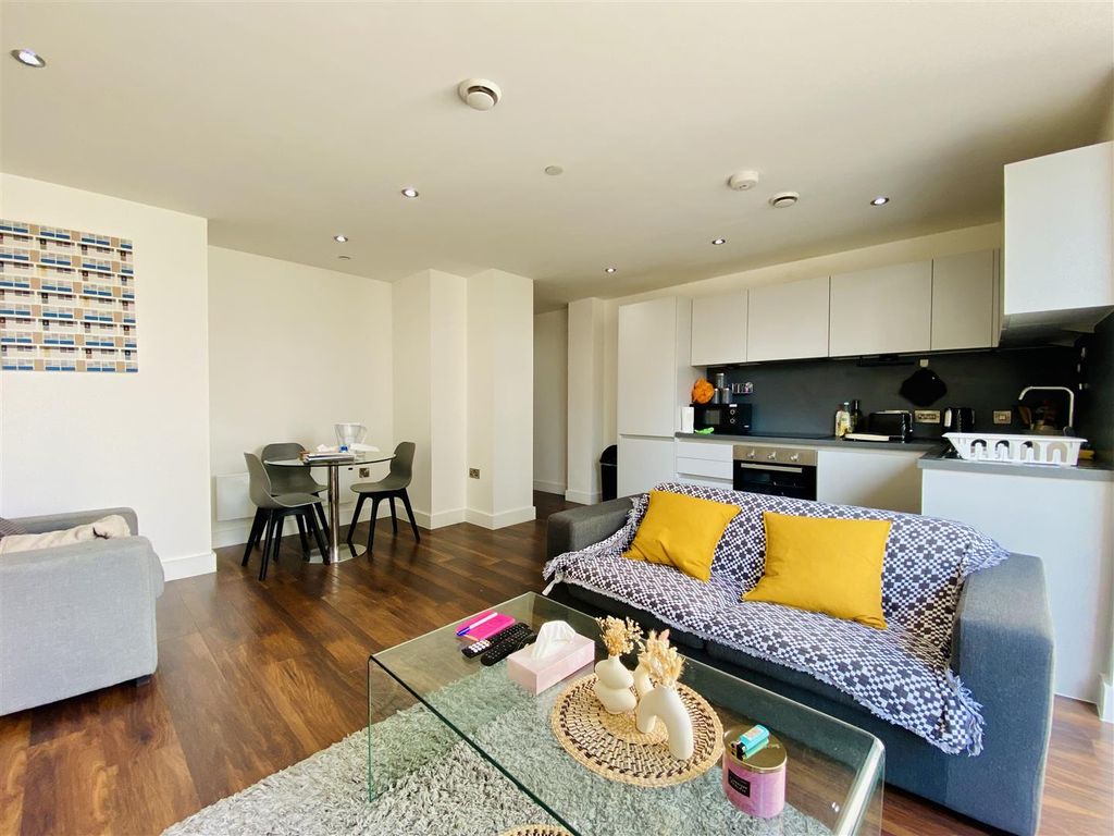 Property photo 2 of 9