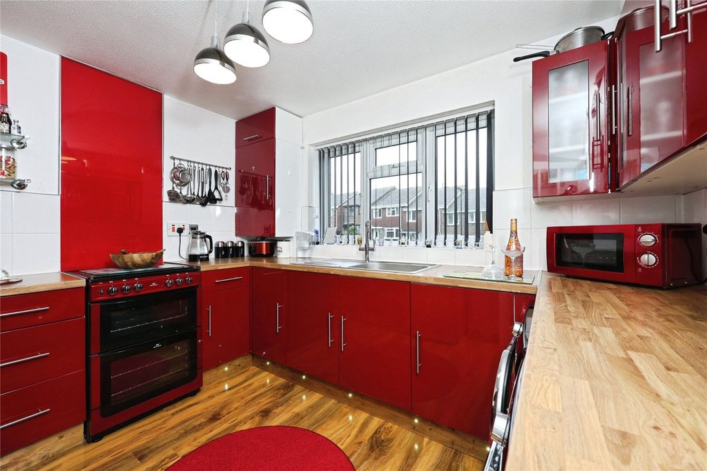 Property photo 3 of 32 Picture No. 07