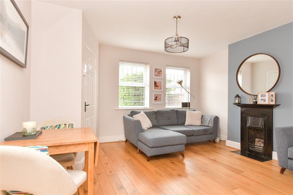 Property photo 2 of 10 Lounge