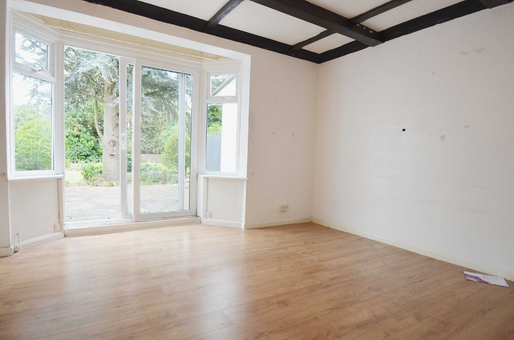 Property photo 2 of 8 Photo