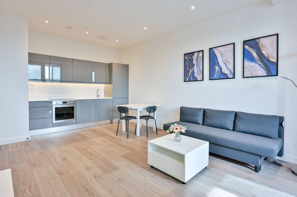 Property photo 3 of 9