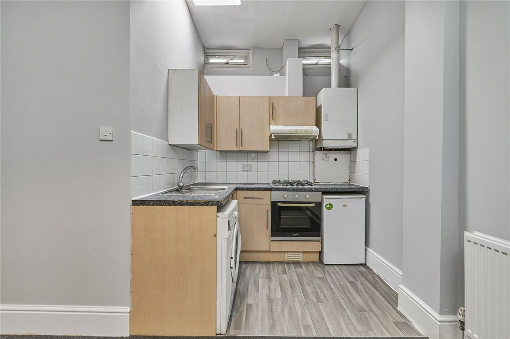 Property photo 1 of 12 Picture No. 11