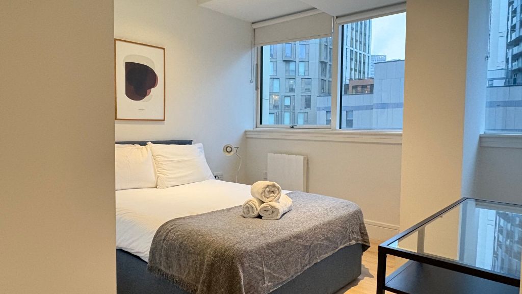 Property photo 3 of 16 Bedroom