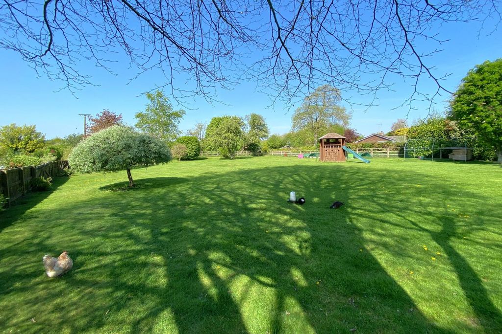 Property photo 2 of 17