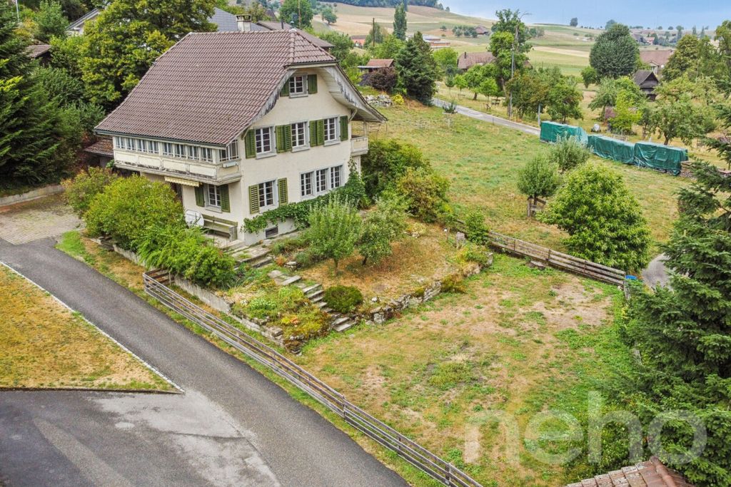 Property photo 3 of 12