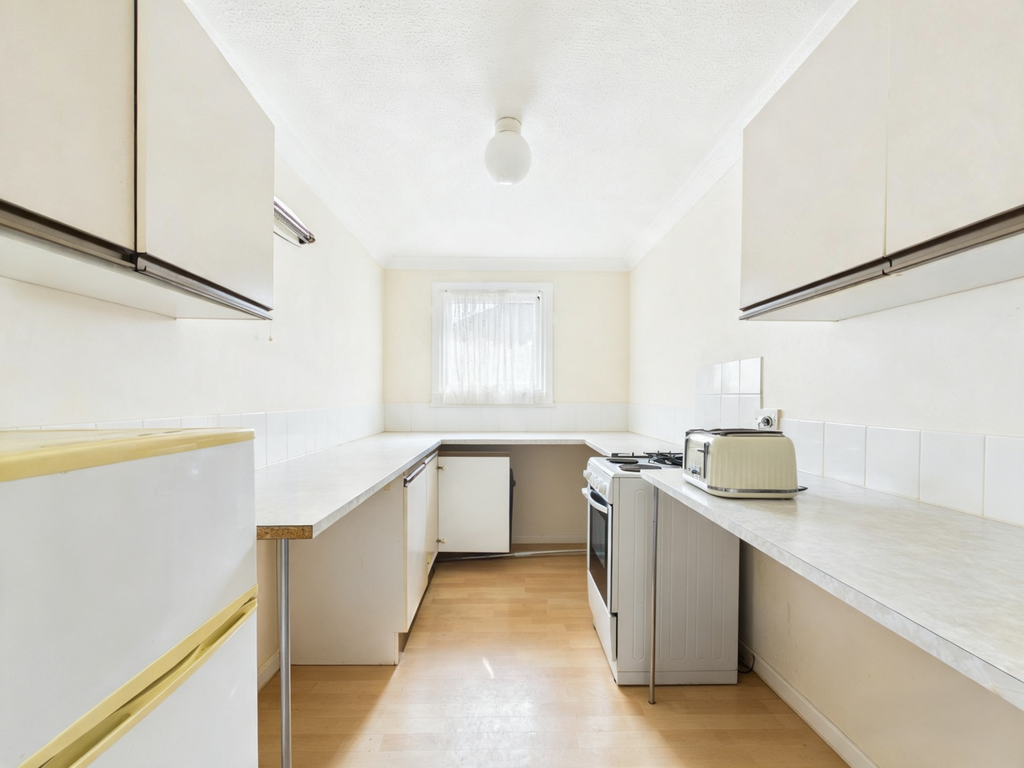Property photo 3 of 5 Kitchen