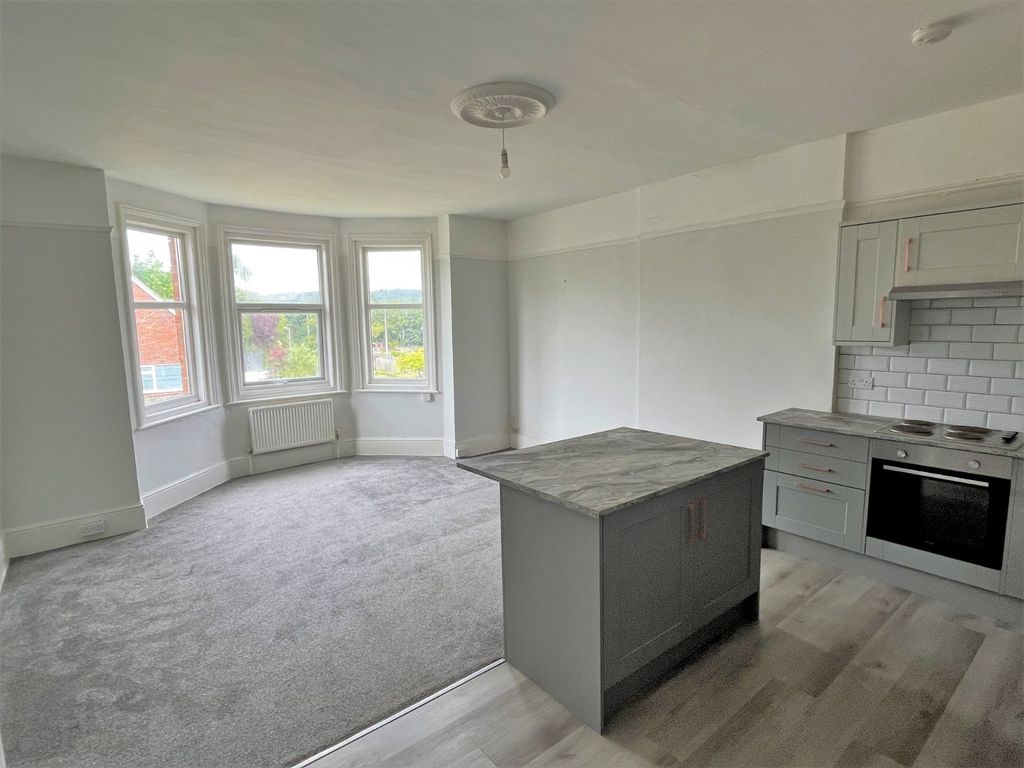 Property photo 2 of 10 Flat D