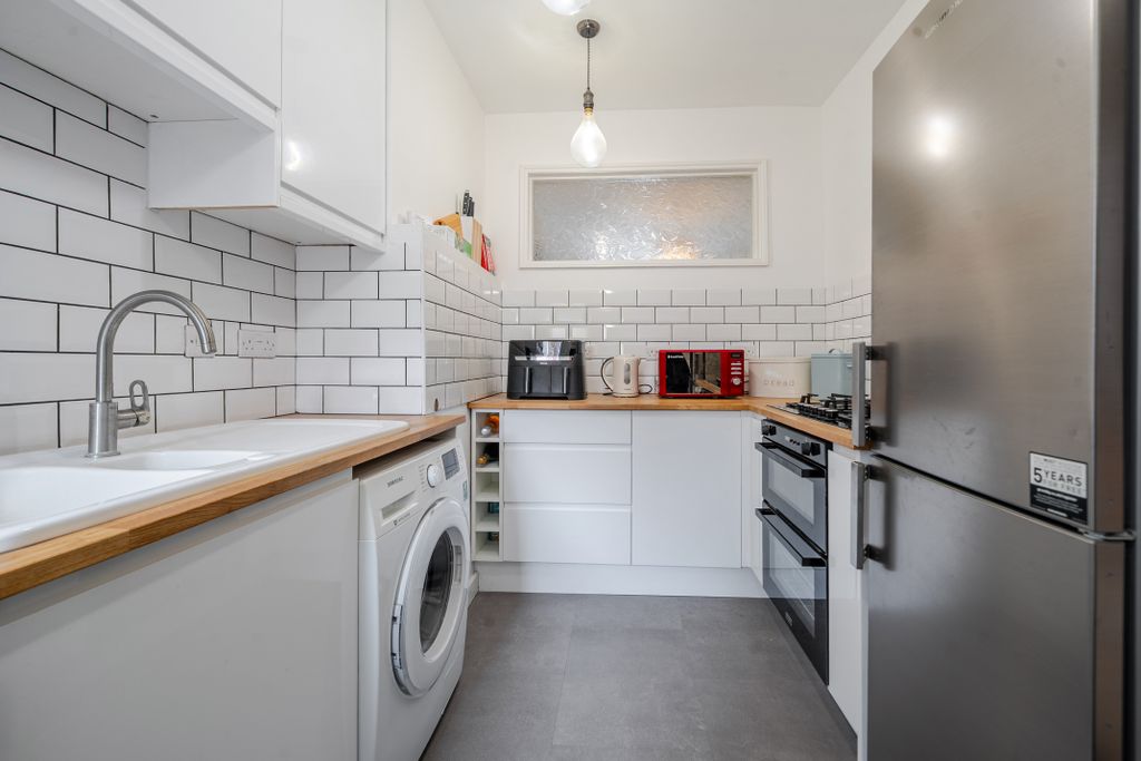 Property photo 2 of 21