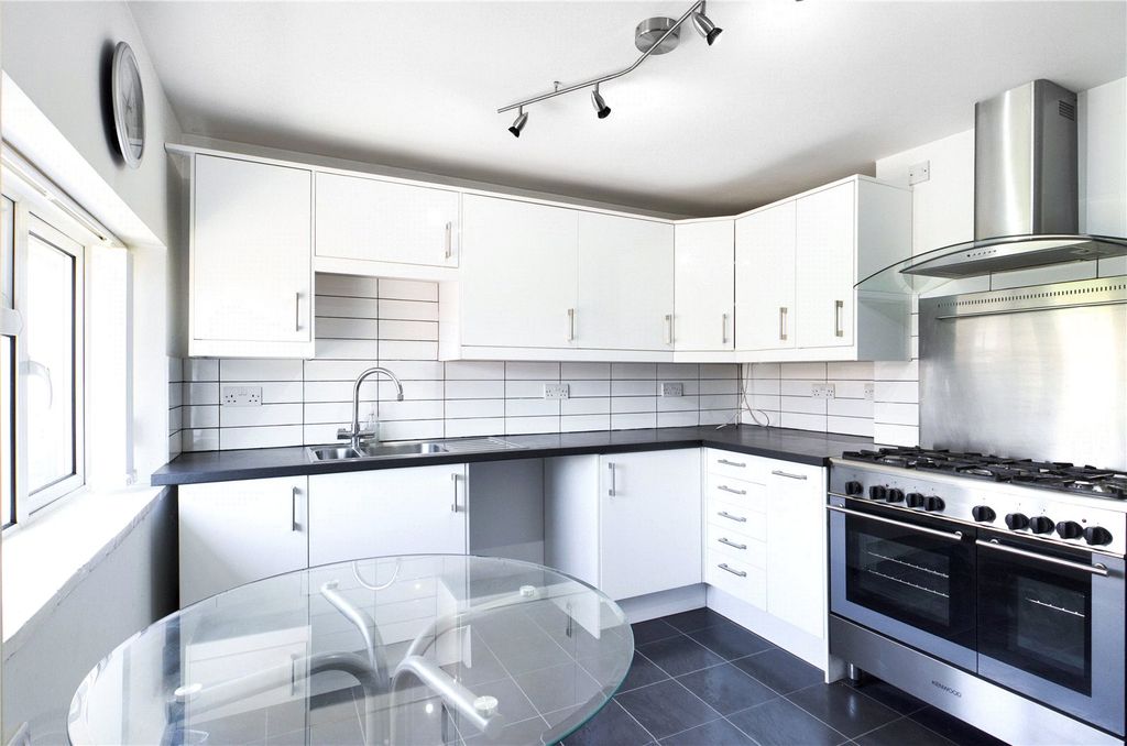 Property photo 3 of 12 Kitchen B'fast Room