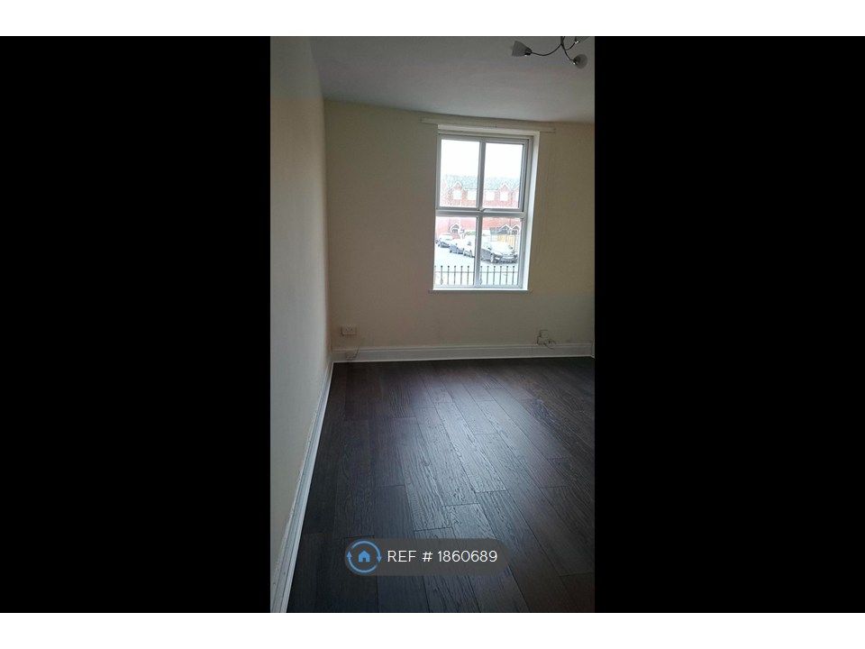 Property photo 3 of 7 Front Lounge