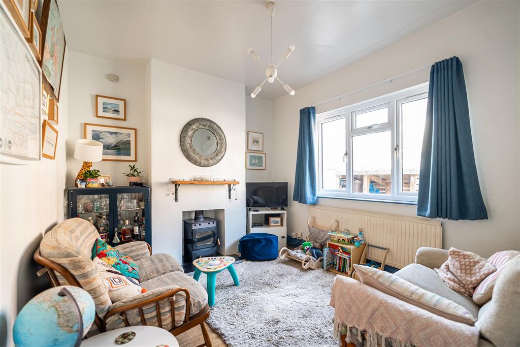 Property photo 2 of 13