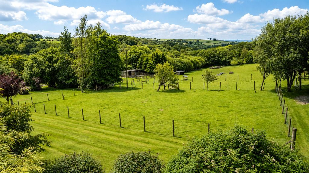 Property photo 2 of 34 Picture No. 02