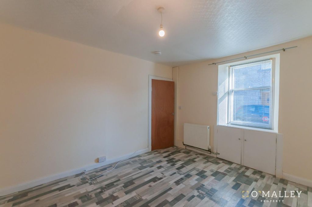 Property photo 2 of 12 Lounge.Jpg