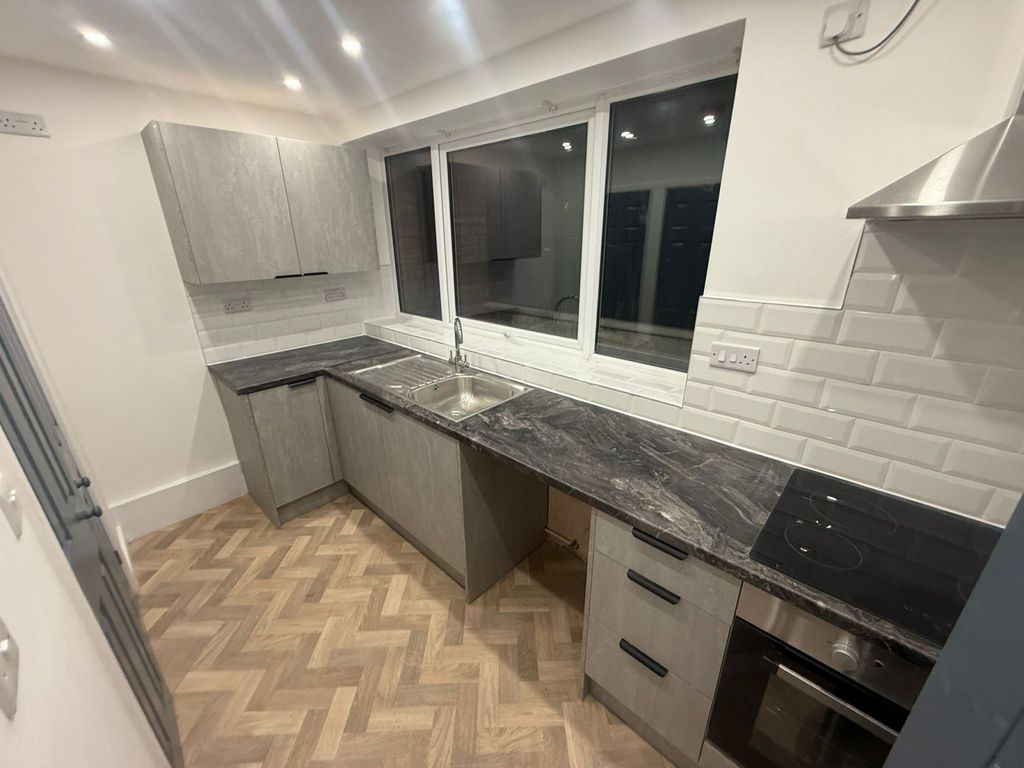 Property photo 1 of 8 1 Bedroom Flat Available To Let