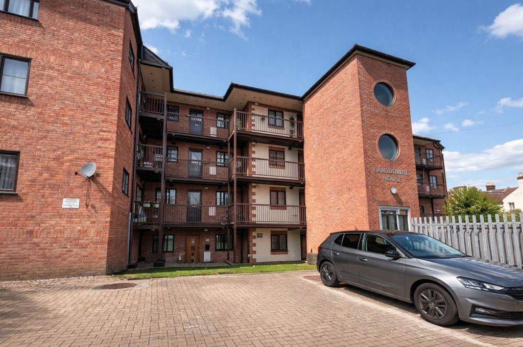 Property photo 1 of 5 Photo 5