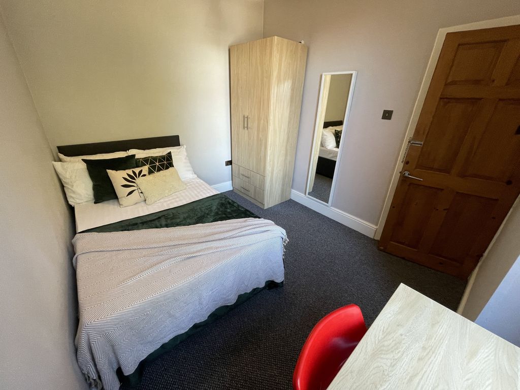 Property photo 3 of 12 File_016 (1)