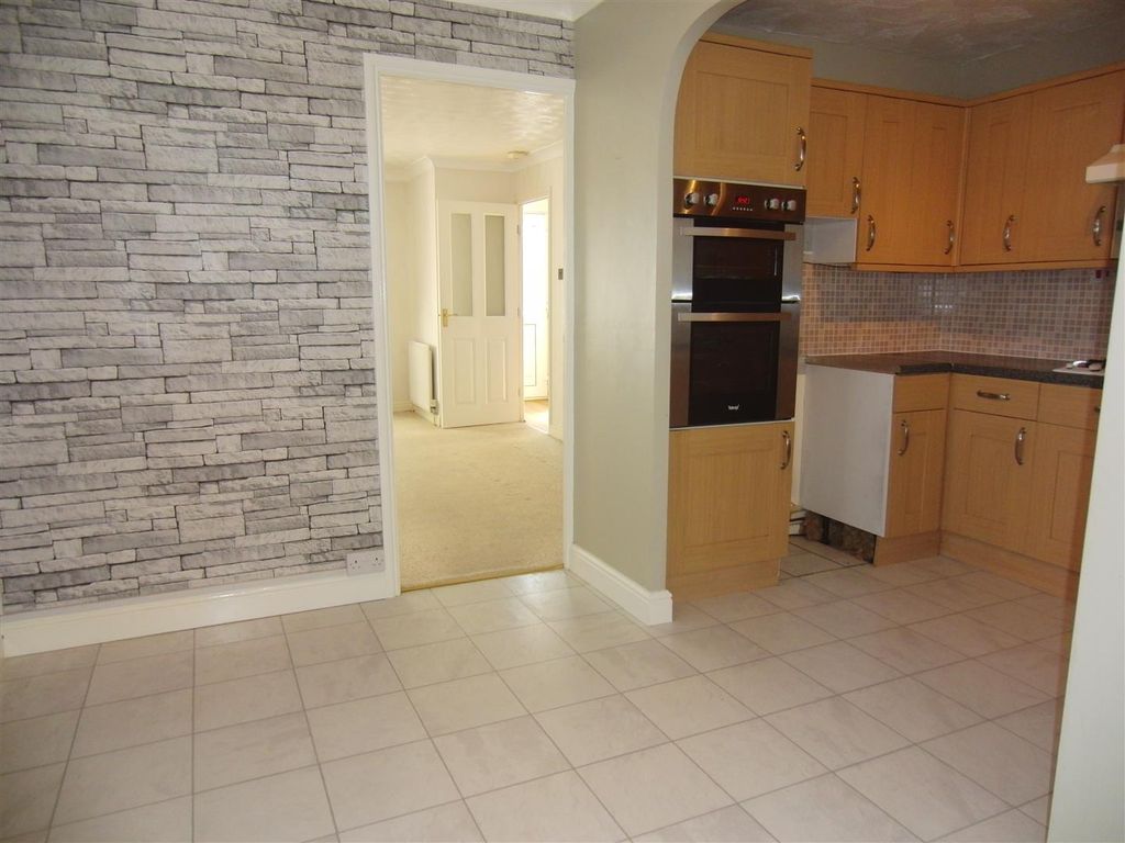 Property photo 3 of 24 Kitchen/Dining