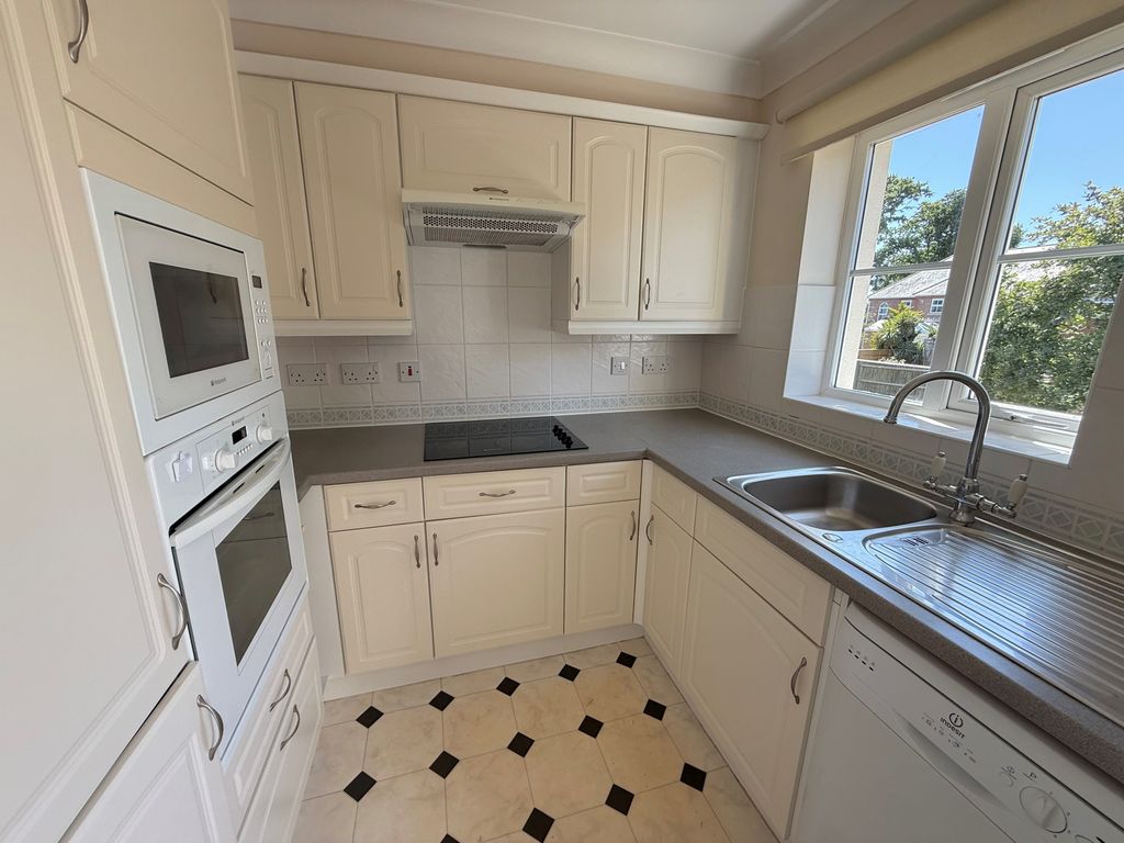 Property photo 3 of 11 16 Pegasus Court Kitchen 1