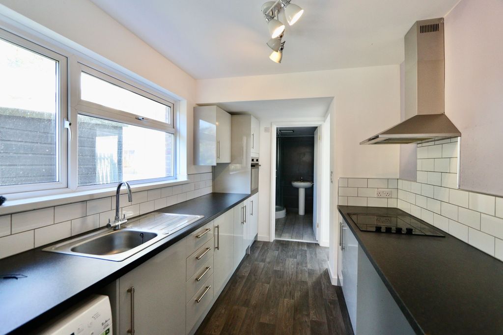 Property photo 3 of 34