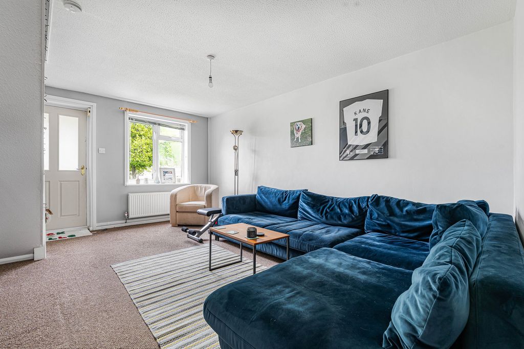 Property photo 2 of 11