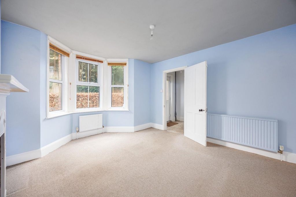 Property photo 3 of 15 2_Roselea_Pilmer_Road_Crowborough_Tn6 2Ue_Rootspro