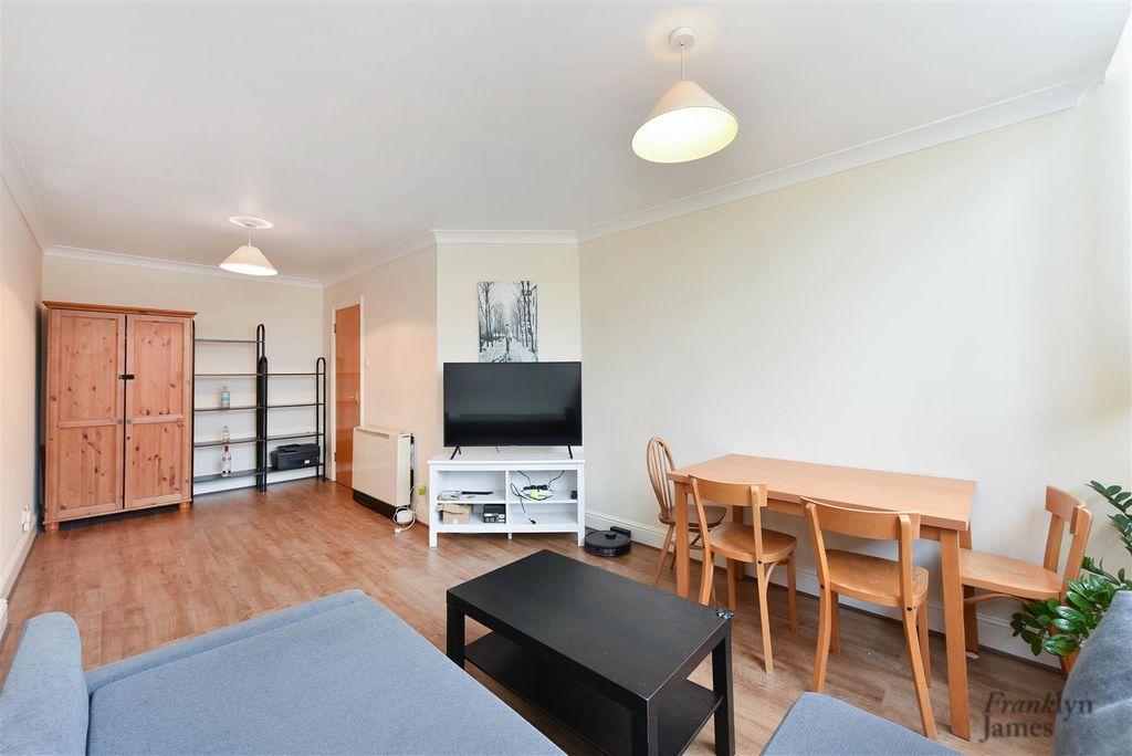 Property photo 3 of 10 Plate House (4).Jpg