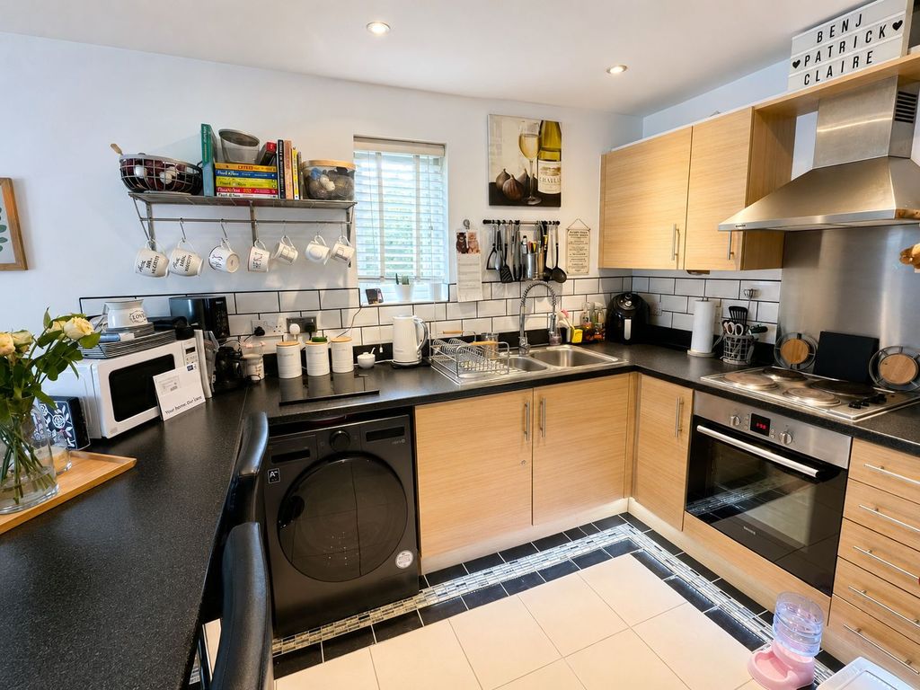 Property photo 2 of 13