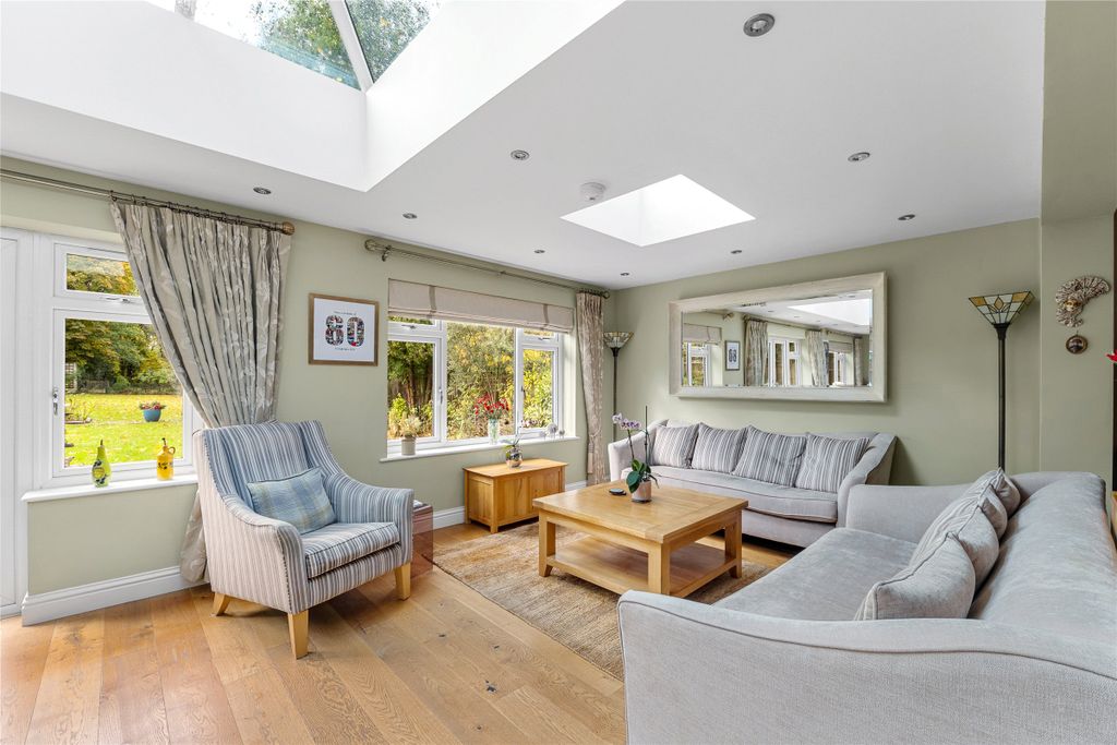 Property photo 2 of 28 Picture No. 13