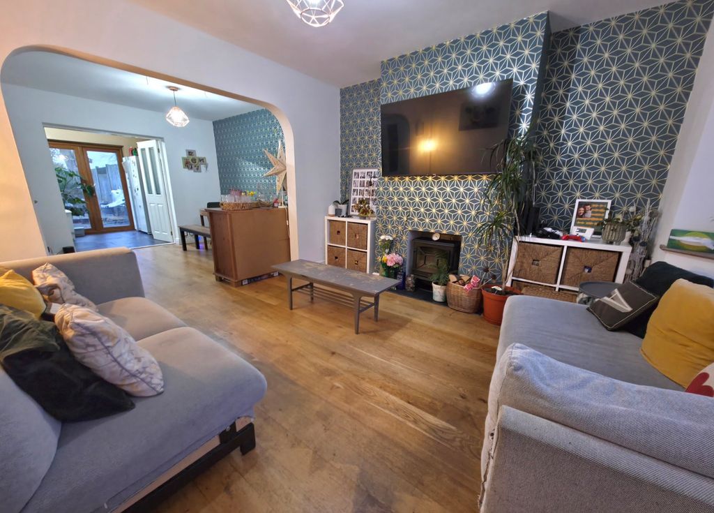 Property photo 2 of 20 Lounge/Dining Room