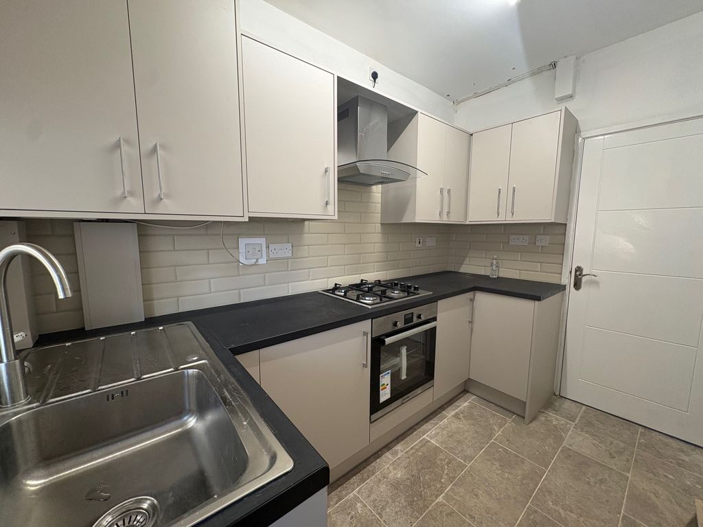 Property photo 2 of 12 Image