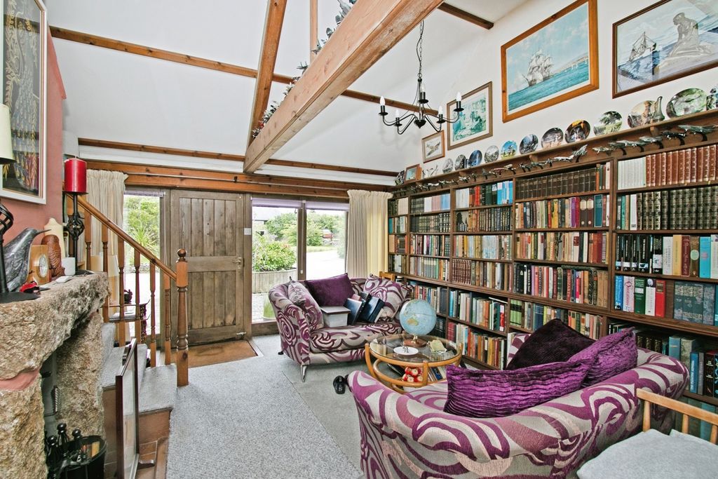 Property photo 3 of 31 Photo