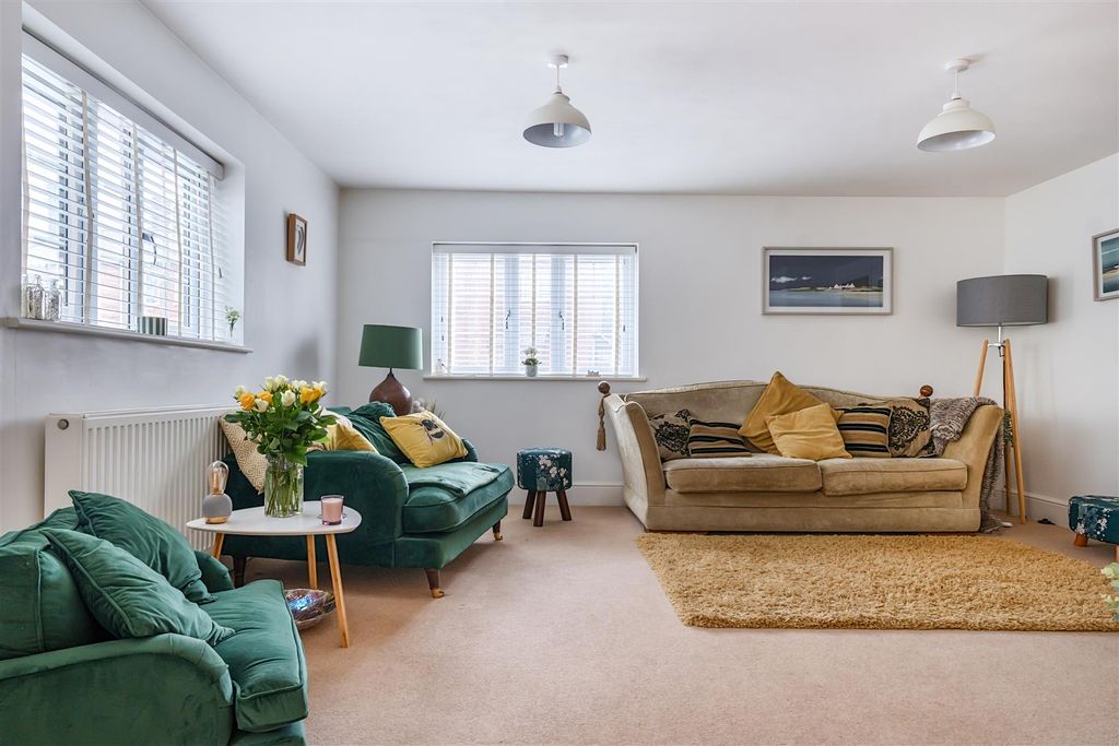 Property photo 3 of 18 1394998-13-695ce5d1Bb19d.Jpg