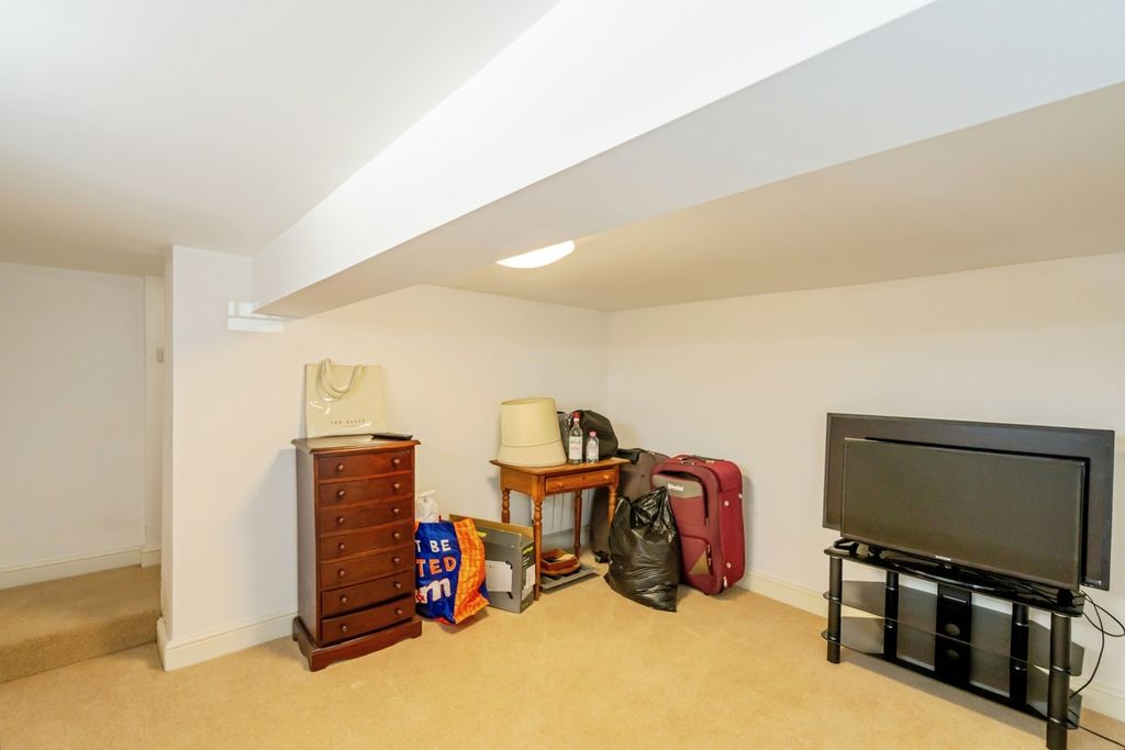 Property photo 3 of 11 Photo