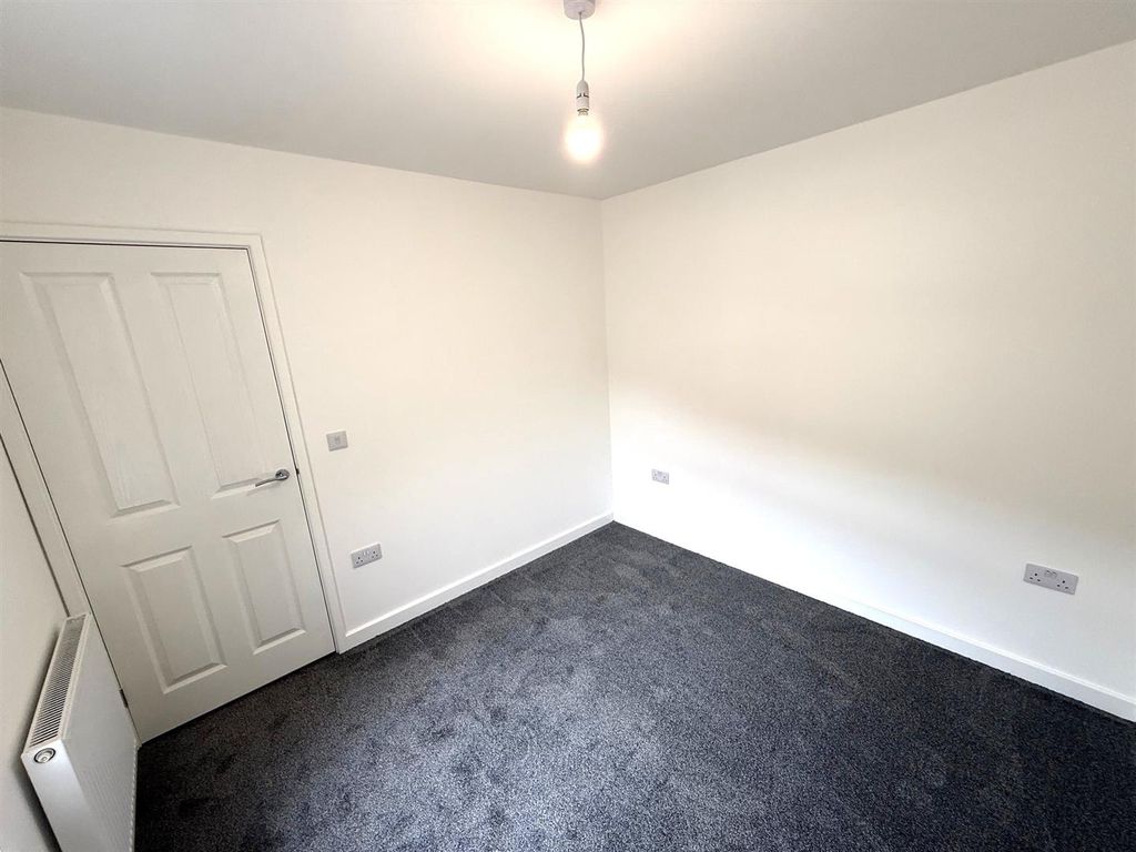 Additional image 13 of Property to rentWestern Terrace, Cross Keys, Newport NP11