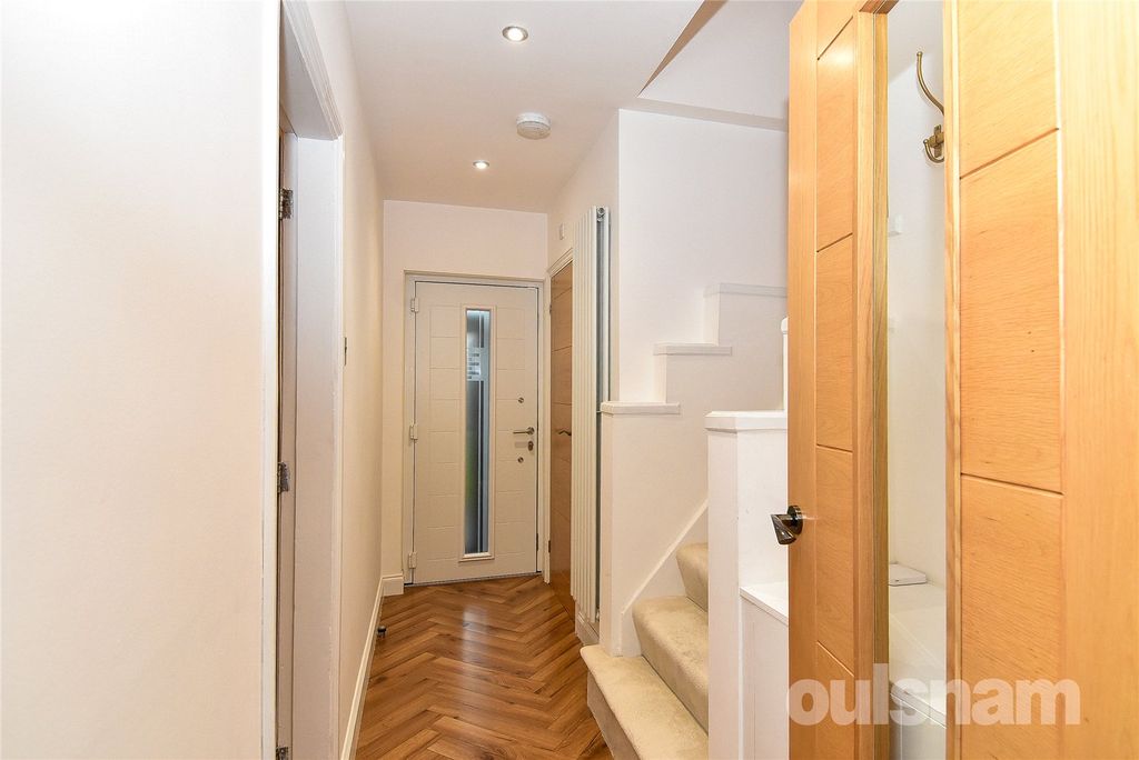 Property photo 3 of 32 Picture No. 12