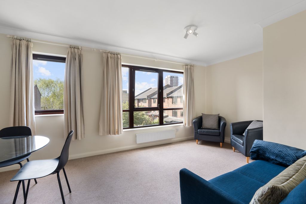 Property photo 3 of 12