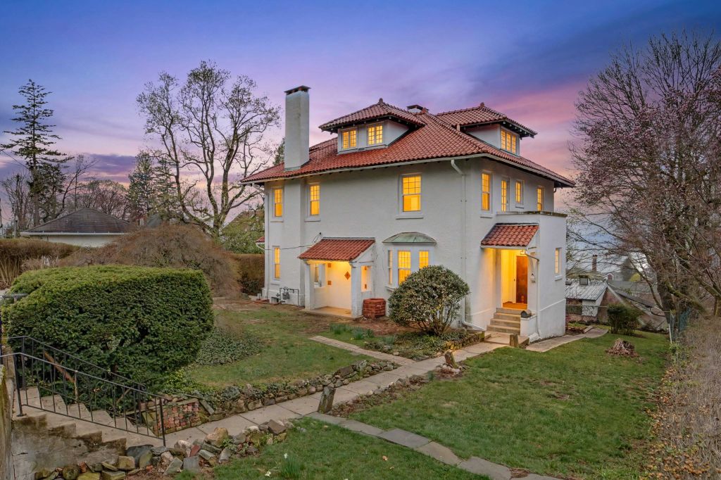 Property photo 1 of 31