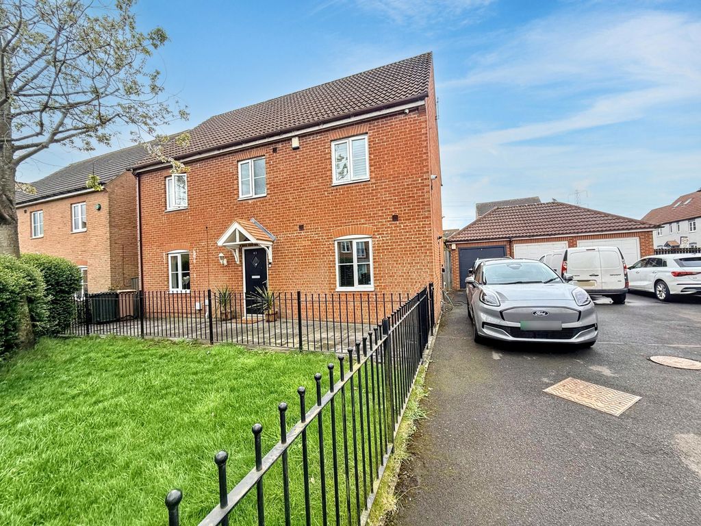 Property photo 1 of 43