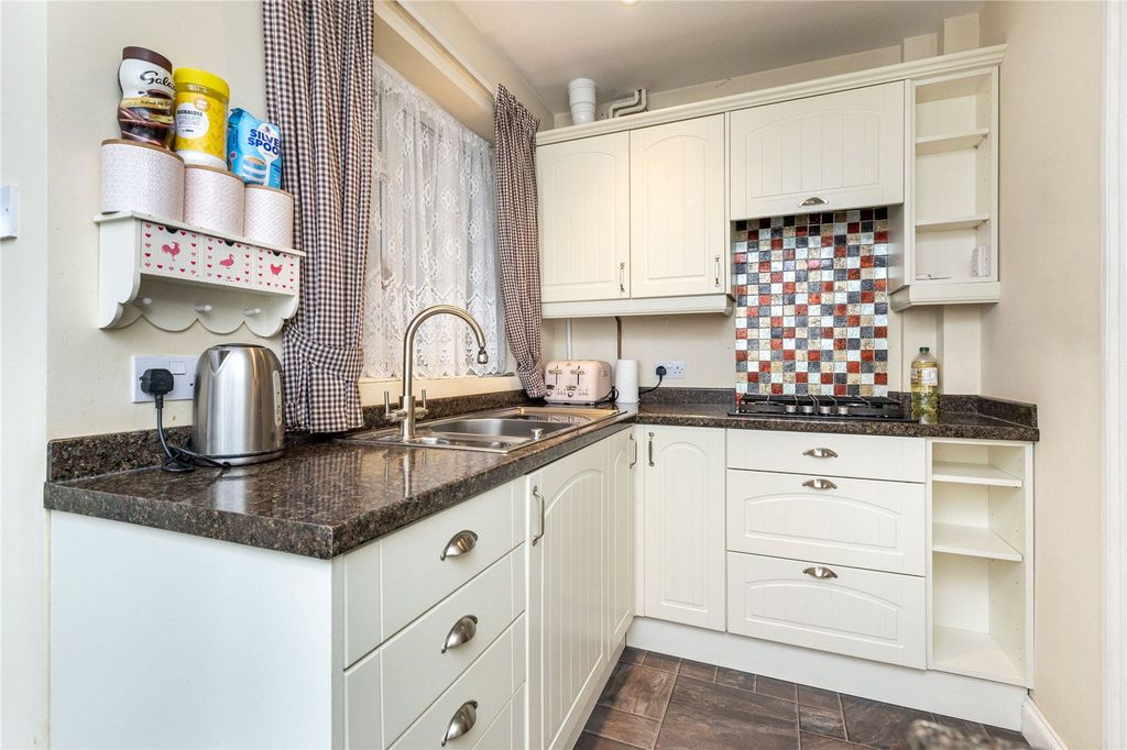 Property photo 3 of 12 Picture No. 16