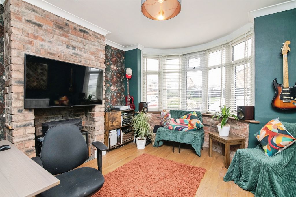 Property photo 3 of 23