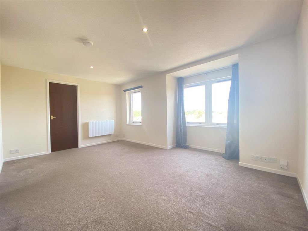 2 bed flat to rentDuncansby Way, Perth PH1 photo 4