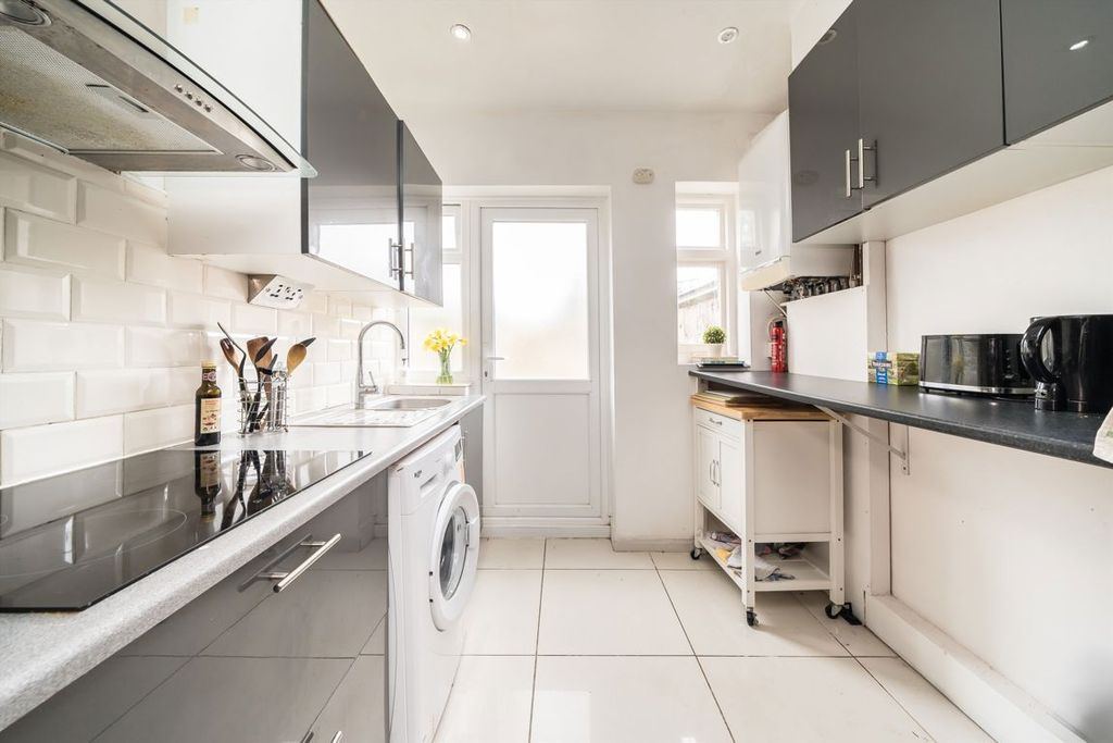 Property photo 2 of 9