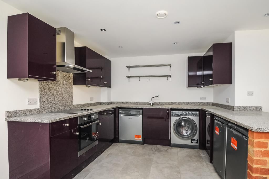 Property photo 2 of 10 Kitchen