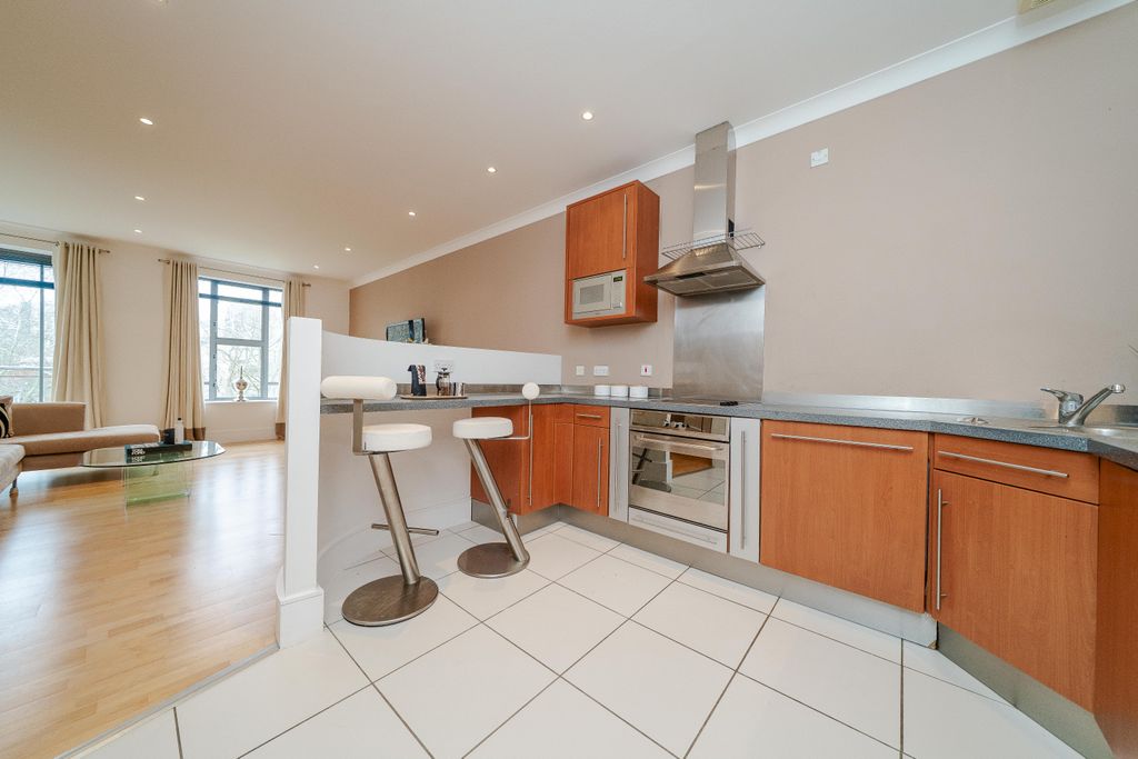 Property photo 2 of 27 38Stjames-4