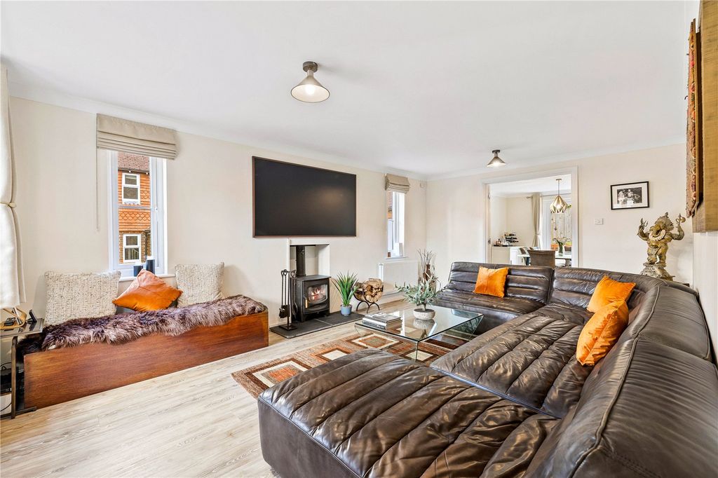 Property photo 2 of 34 Picture No. 50